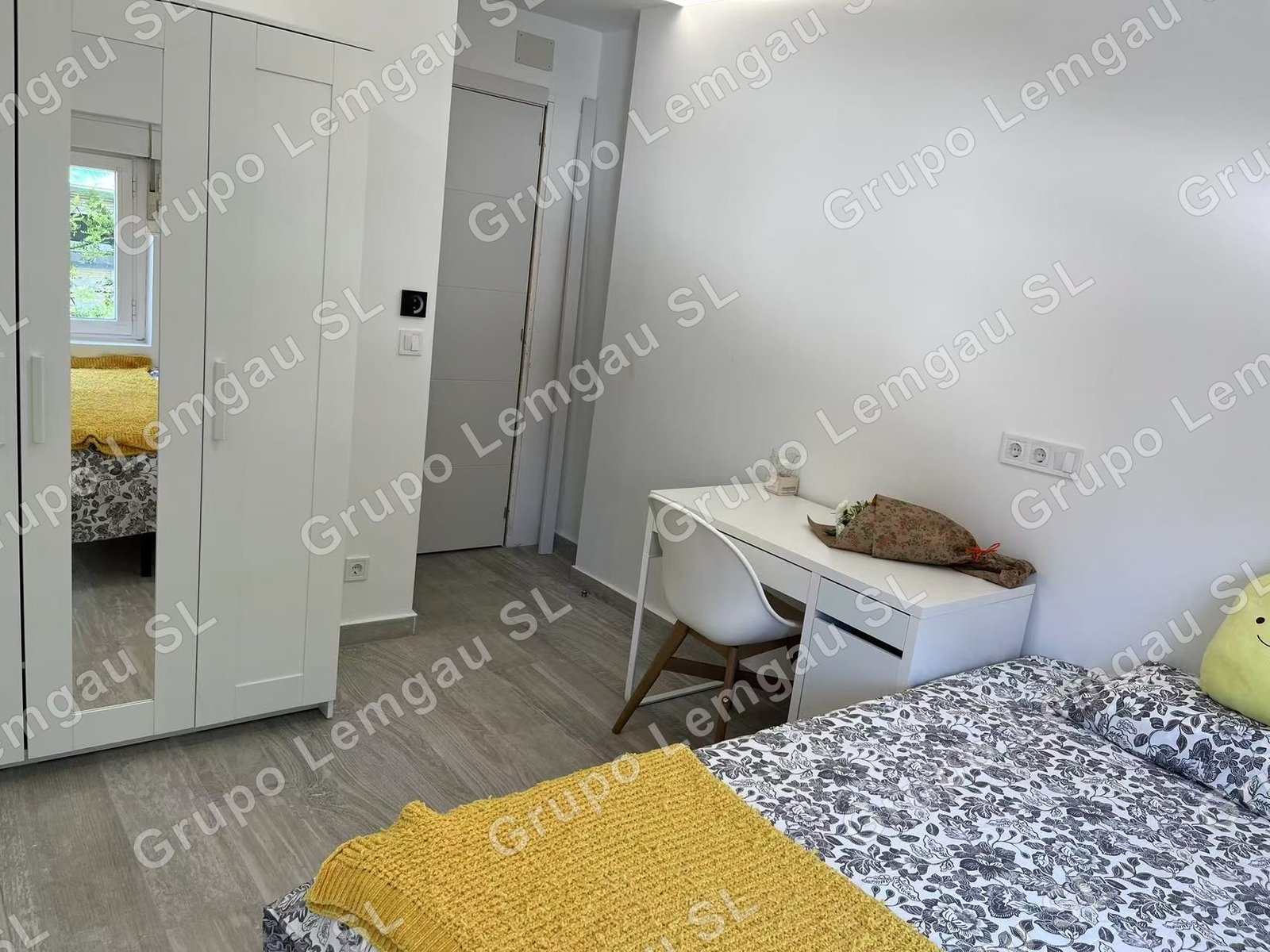 Charming Room | With Air Conditioning interior 1